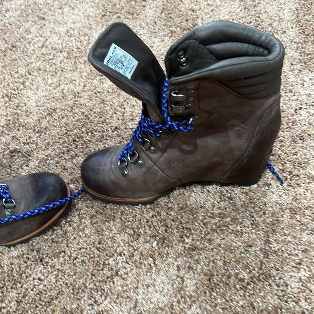 Sorel womens boots size 7.5 - Picture 4 of 8